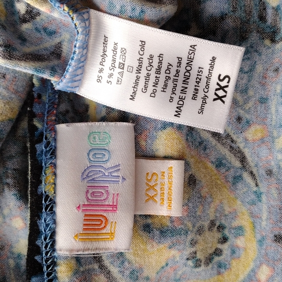 LulaRoe top with bilevel hem - Picture 4 of 4